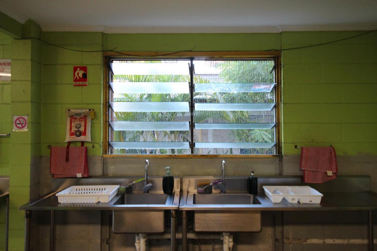 Asylum Cairns Share House Hostel Exterior photo
