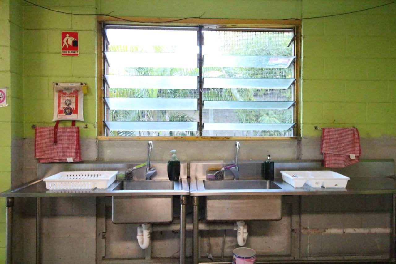 Asylum Cairns Share House Hostel Exterior photo